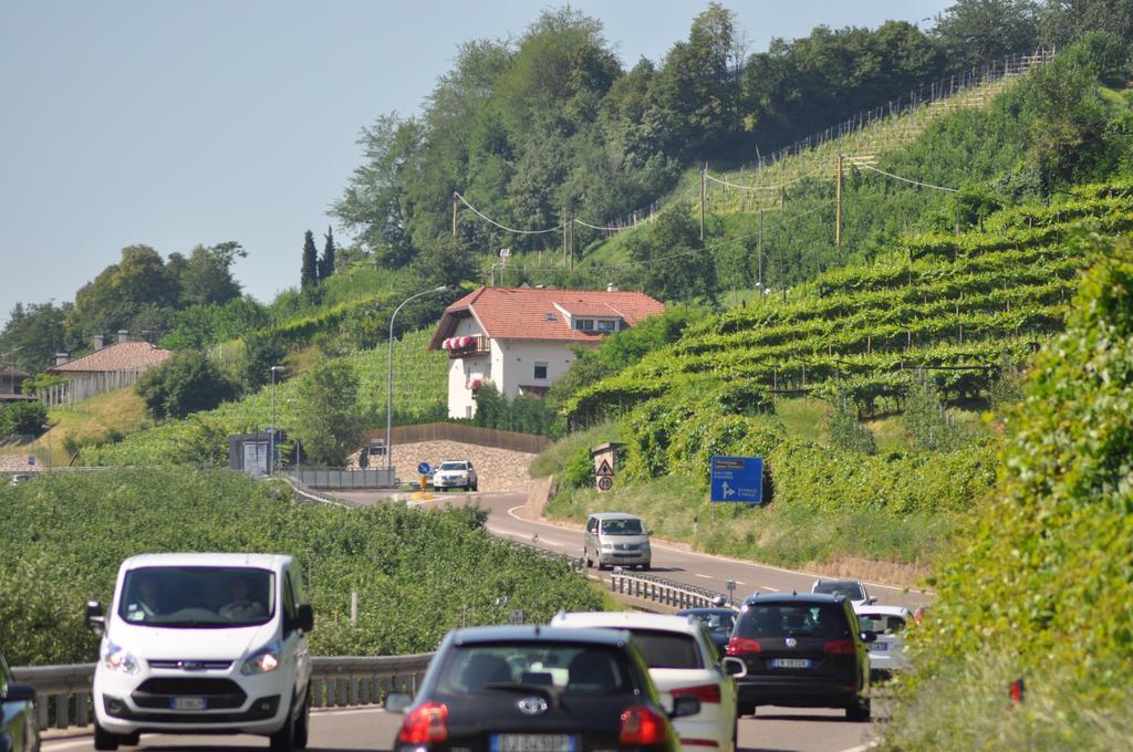 Garni San Paolo Hotel Appiano Sulla Strada Del Vino Bagian luar foto