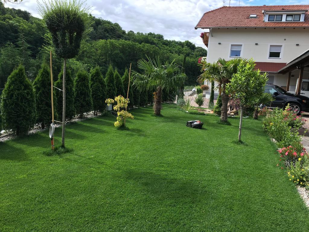 Garni San Paolo Hotel Appiano Sulla Strada Del Vino Bagian luar foto