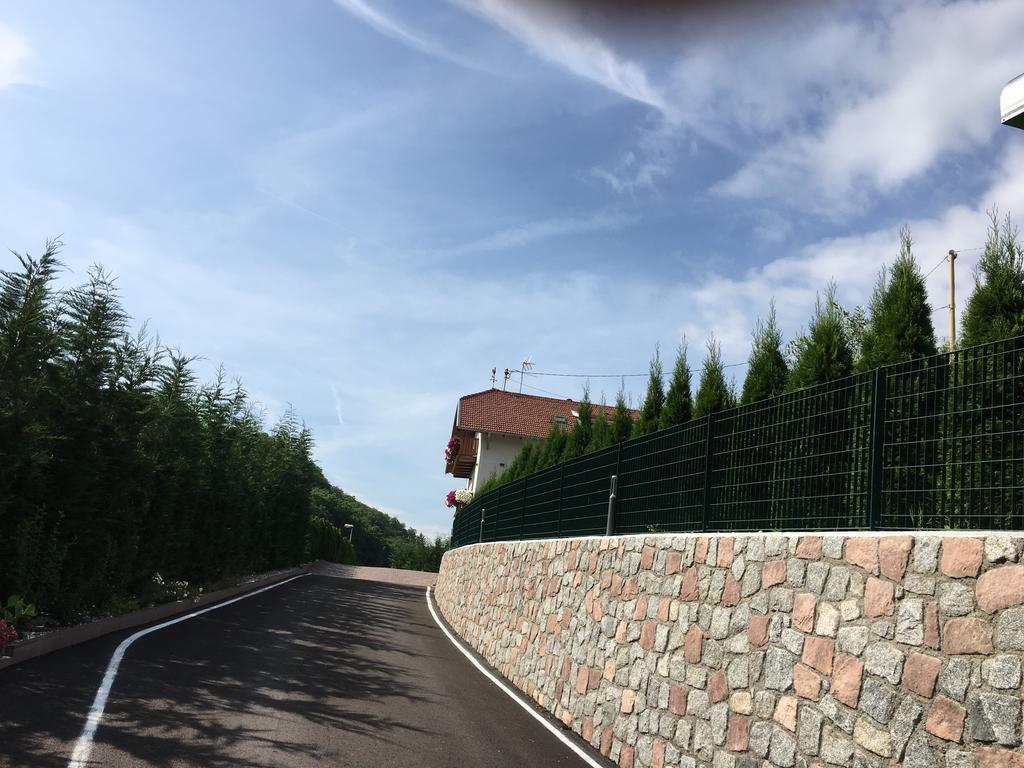 Garni San Paolo Hotel Appiano Sulla Strada Del Vino Bagian luar foto