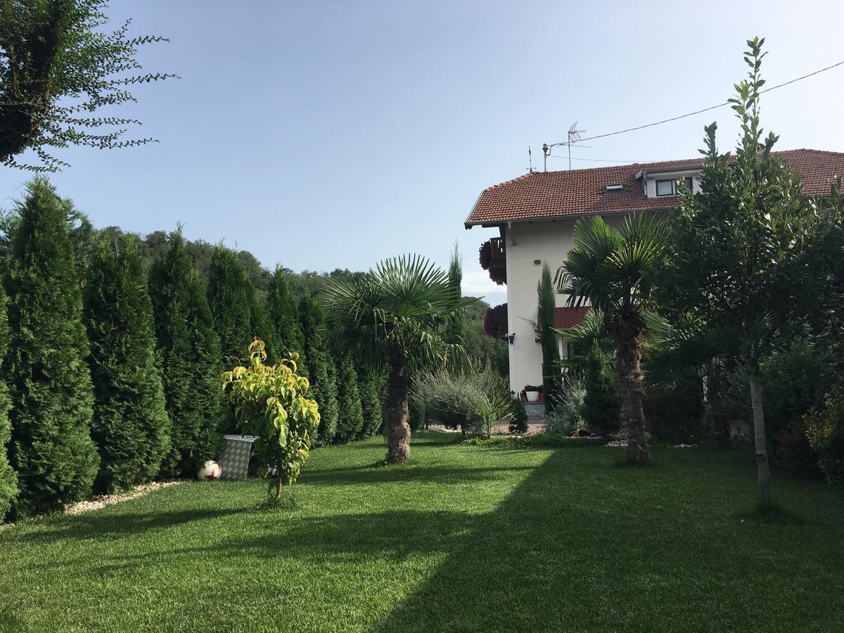 Garni San Paolo Hotel Appiano Sulla Strada Del Vino Bagian luar foto